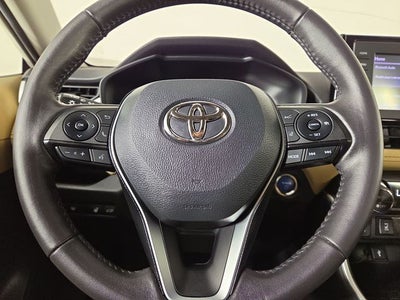 2022 Toyota RAV4 Hybrid XLE