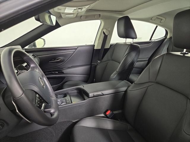 2025 Lexus ES F SPORT DESIGN