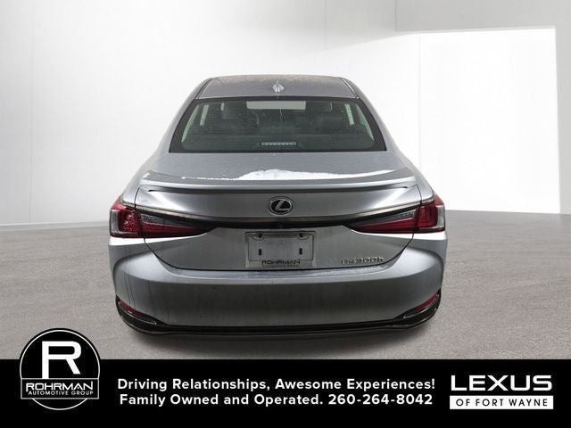2025 Lexus ES F SPORT DESIGN