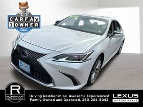 2020 Lexus ES 300h Luxury