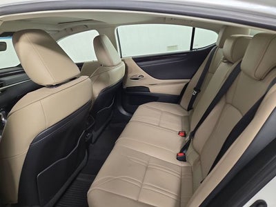 2020 Lexus ES 300h Luxury