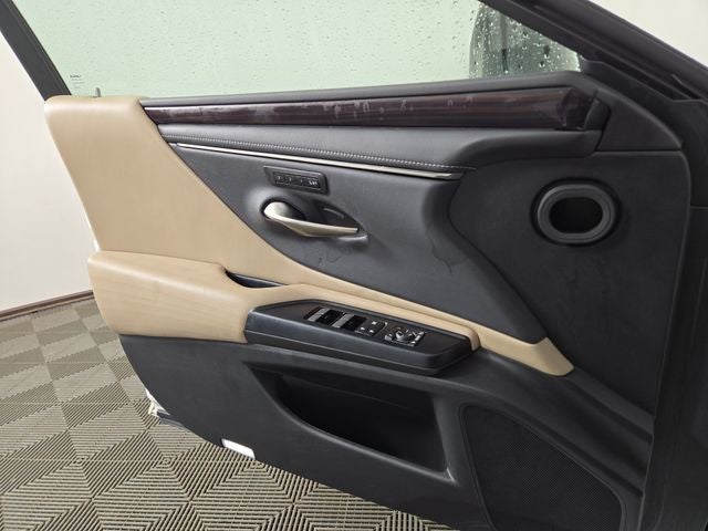 2020 Lexus ES 300h Luxury