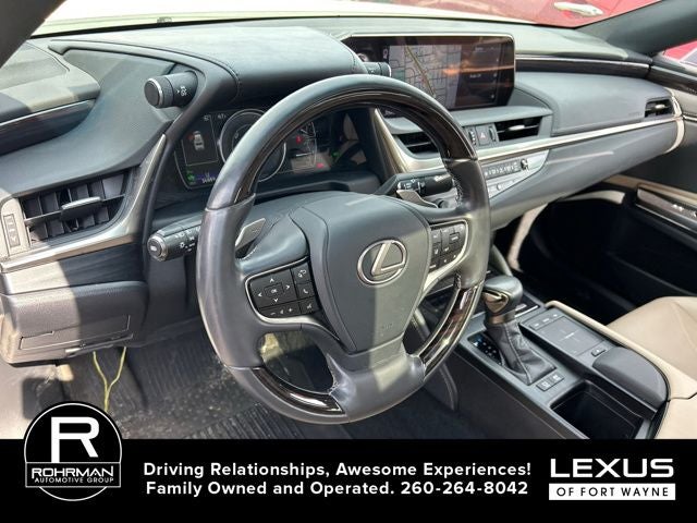 2020 Lexus ES 300h Luxury