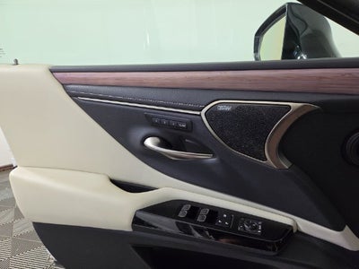 2024 Lexus ES 300h Luxury