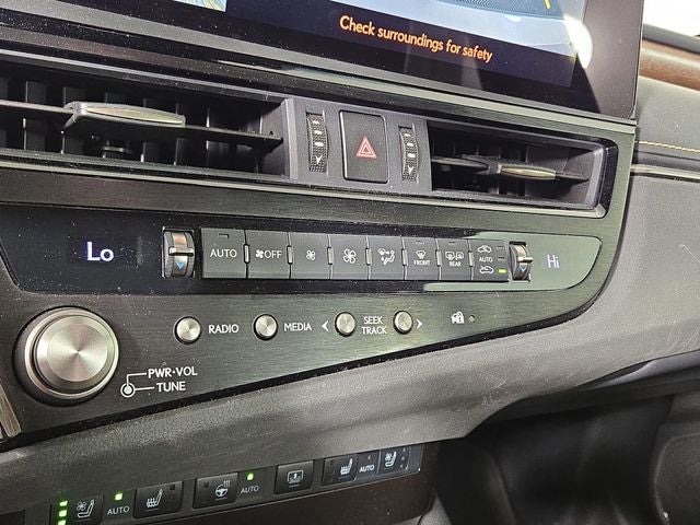 2024 Lexus ES 300h Luxury