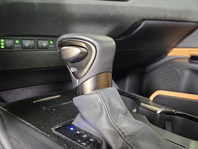 2024 Lexus ES 300h Luxury