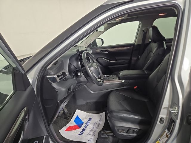 2024 Toyota Highlander Hybrid Platinum