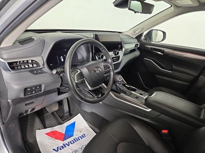 2024 Toyota Highlander Hybrid Platinum