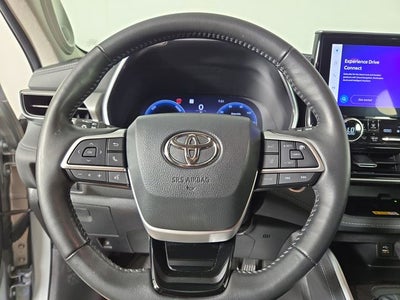2024 Toyota Highlander Hybrid Platinum