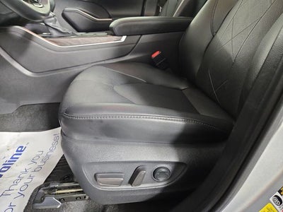 2024 Toyota Highlander Hybrid Platinum