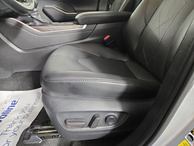 2024 Toyota Highlander Hybrid Platinum