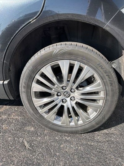 2023 Toyota Venza LE