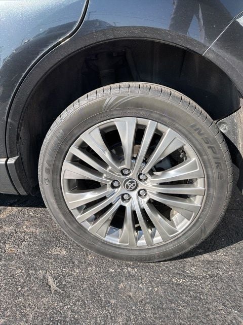 2023 Toyota Venza LE