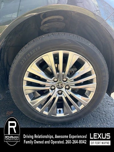 2023 Toyota Venza LE