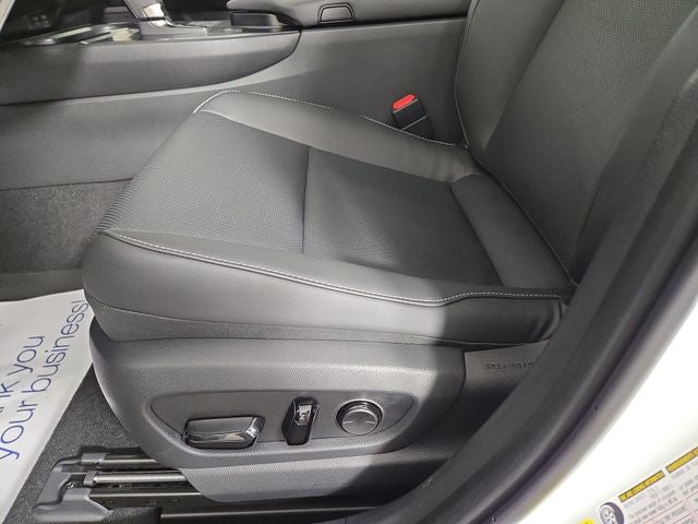 2026 Lexus UX PREMIUM AWD