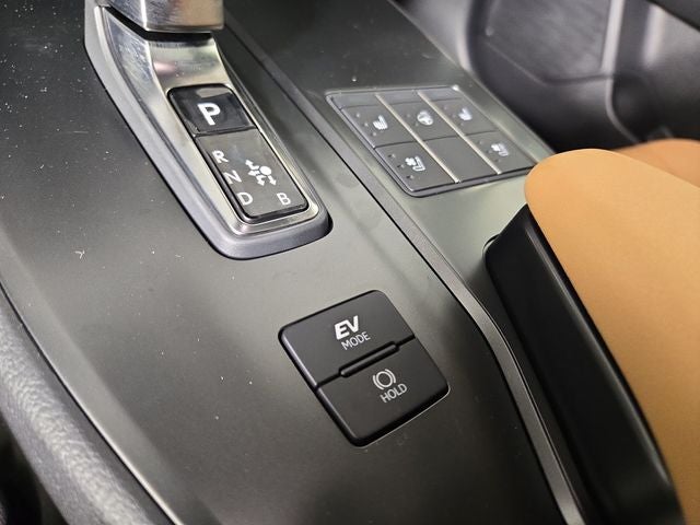 2025 Lexus UX PREMIUM AWD