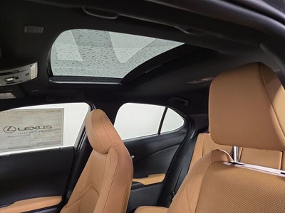 2026 Lexus UX PREMIUM AWD