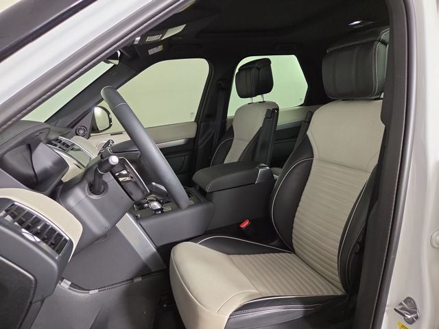 2024 Land Rover Discovery Dynamic SE