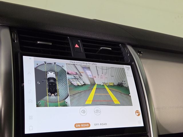 2024 Land Rover Discovery Dynamic SE