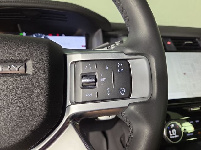 2024 Land Rover Discovery Dynamic SE