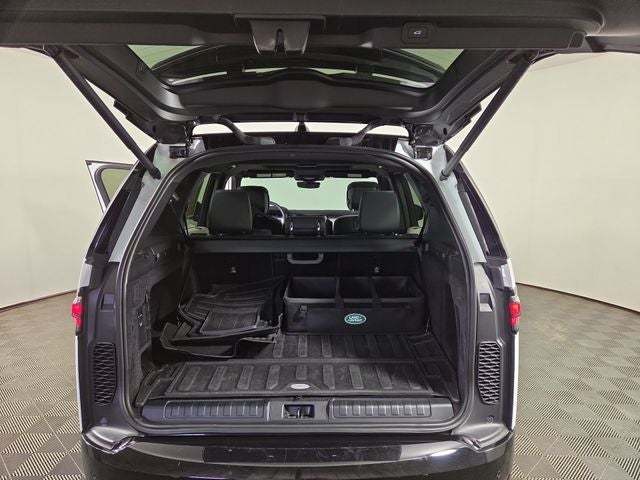 2024 Land Rover Discovery Dynamic SE